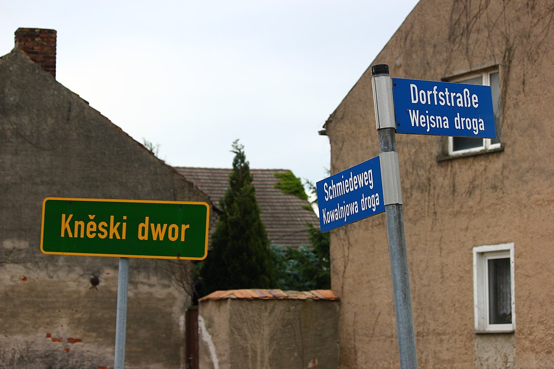 Road signs in Dešno (Dissen)